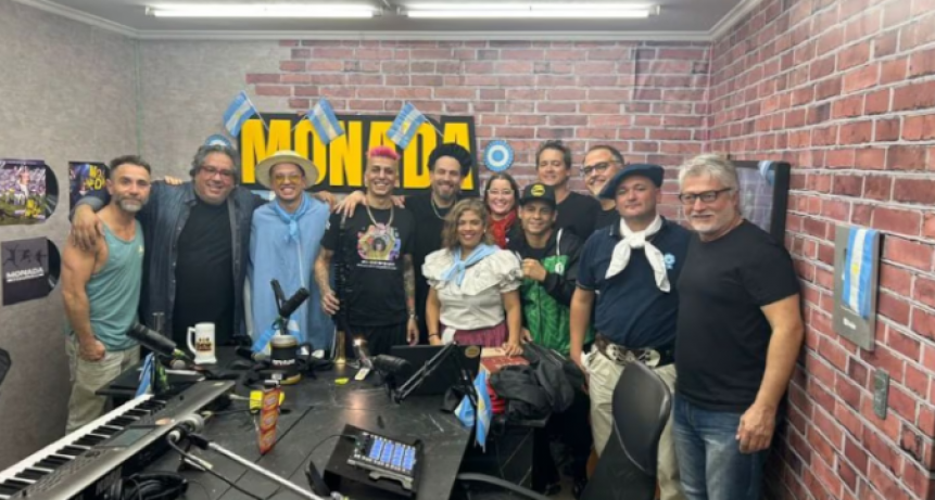 Se descontroló todo: Monada armó su propia peña cuartetera al ritmo de clásicos del folklore